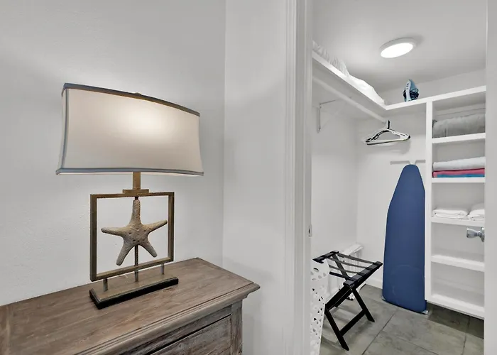 Beachside Bungalow: Surfside I #104