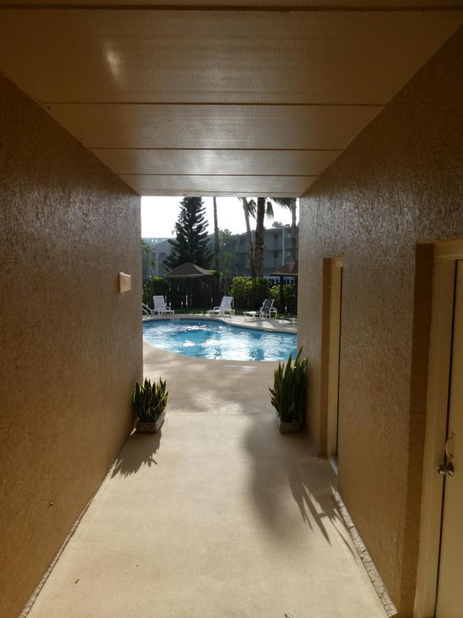 Beachside Bungalow: Surfside I #104 South Padre Island