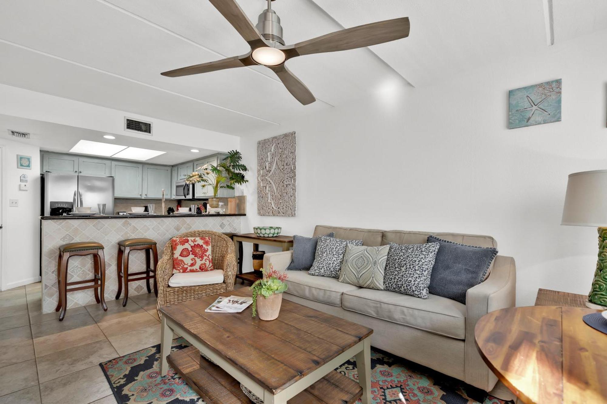 Beachside Bungalow: Surfside I #104 *